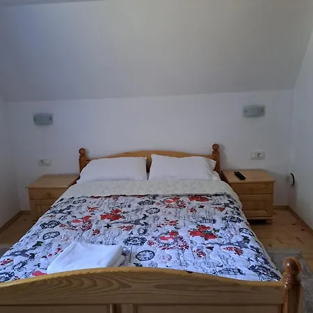 Tvoja Kucica Za Beg 2 * Plesin