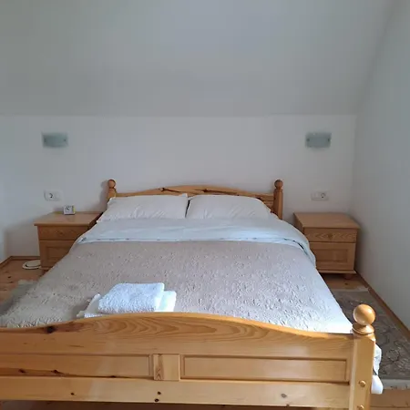 Tvoja Kucica Za Beg 2 Plesin