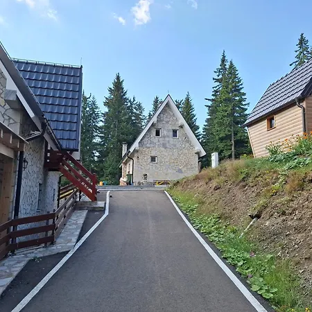 Tvoja Kucica Za Beg 2 * Plesin