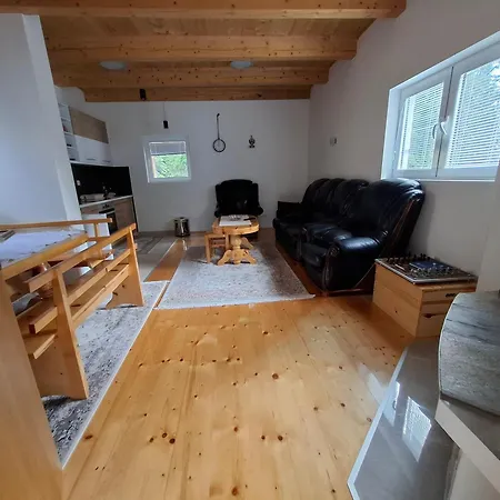 Tvoja Kucica Za Beg 2 Plesin